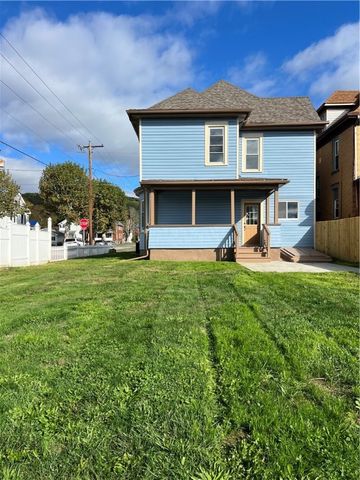 1202 Vine St, Connellsville, PA 15425