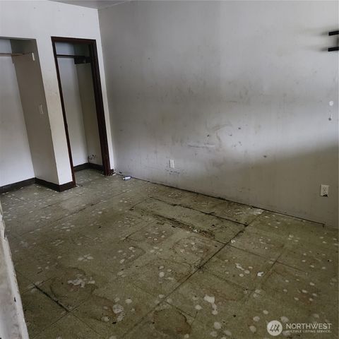 1638 108th Street S, Tacoma, WA 98444