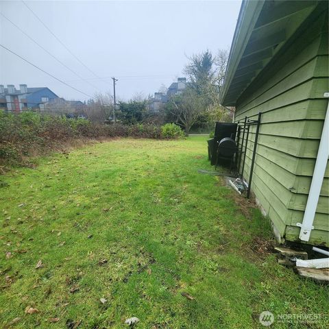1638 108th Street S, Tacoma, WA 98444