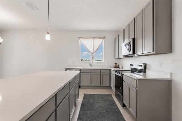3349 PINK OLEANDER AVENUE, Mascotte, FL 34753