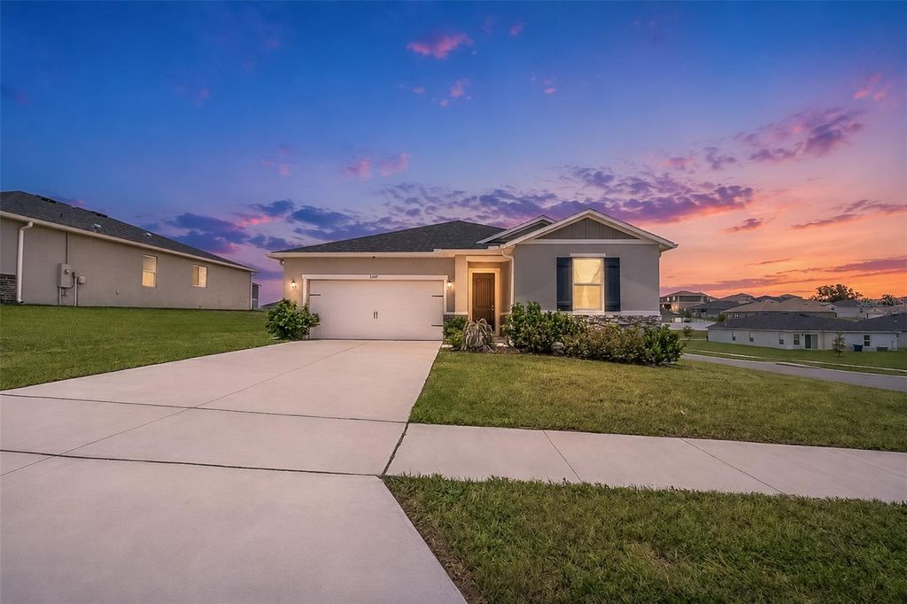 3349 PINK OLEANDER AVENUE, Mascotte, FL 34753