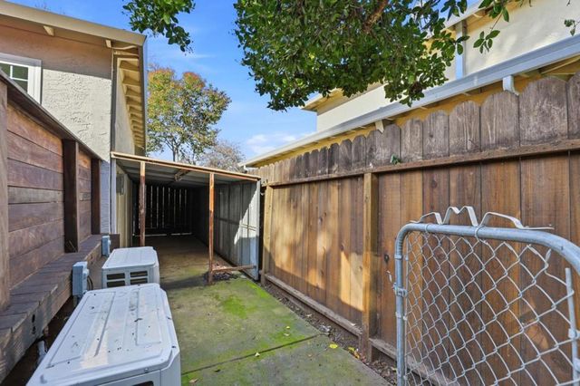 750 W 9th Street, Gilroy, CA 95020