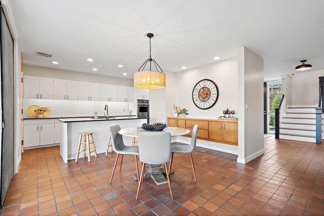 16 Huckleberry Hill Road, Lincoln, MA 01773