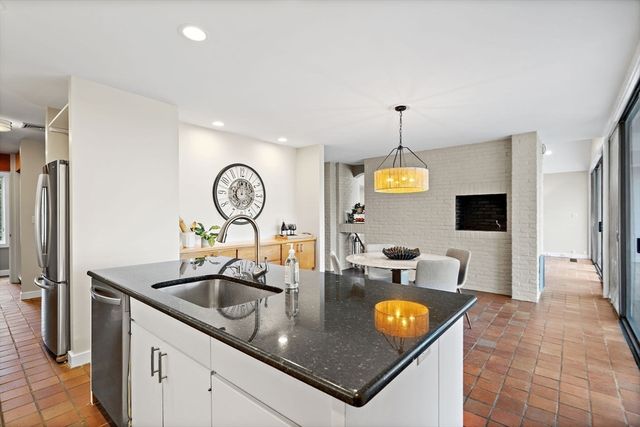 16 Huckleberry Hill Road, Lincoln, MA 01773