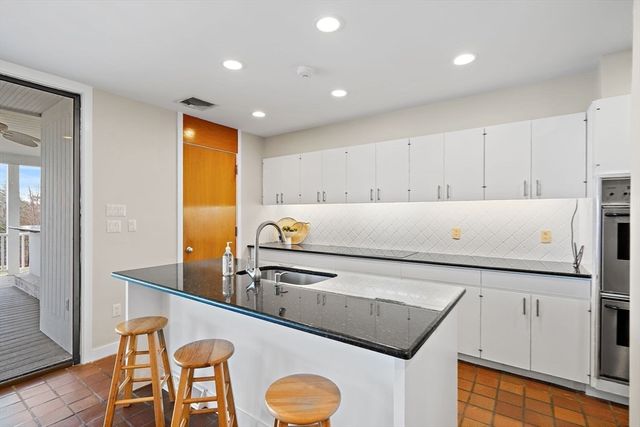 16 Huckleberry Hill Road, Lincoln, MA 01773