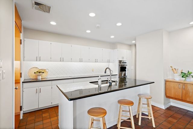 16 Huckleberry Hill Road, Lincoln, MA 01773