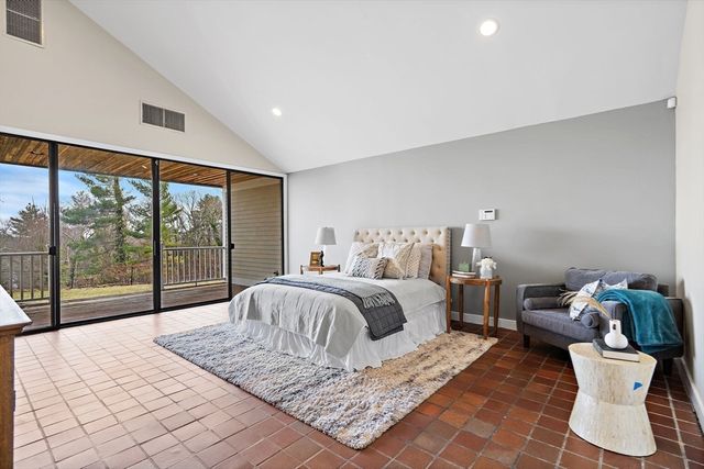 16 Huckleberry Hill Road, Lincoln, MA 01773