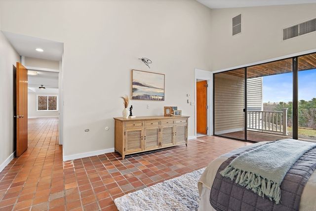 16 Huckleberry Hill Road, Lincoln, MA 01773