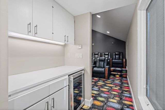 16 Huckleberry Hill Road, Lincoln, MA 01773