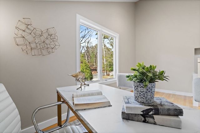 16 Huckleberry Hill Road, Lincoln, MA 01773