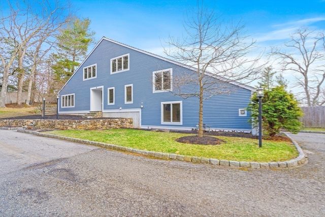 16 Huckleberry Hill Road, Lincoln, MA 01773