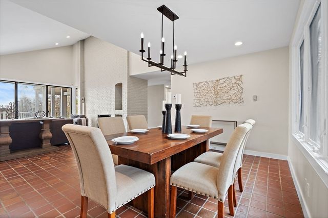 16 Huckleberry Hill Road, Lincoln, MA 01773