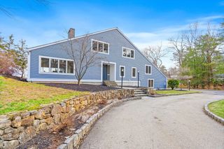 16 Huckleberry Hill Road, Lincoln, MA 01773