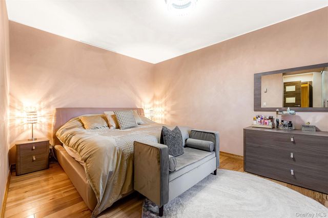 99-32 66th Road 5Z, Rego Park, NY 11374