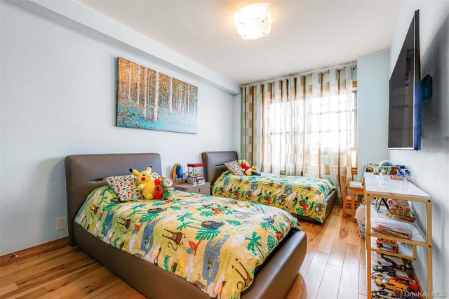 99-32 66th Road 5Z, Rego Park, NY 11374