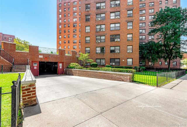 99-32 66th Road 5Z, Rego Park, NY 11374