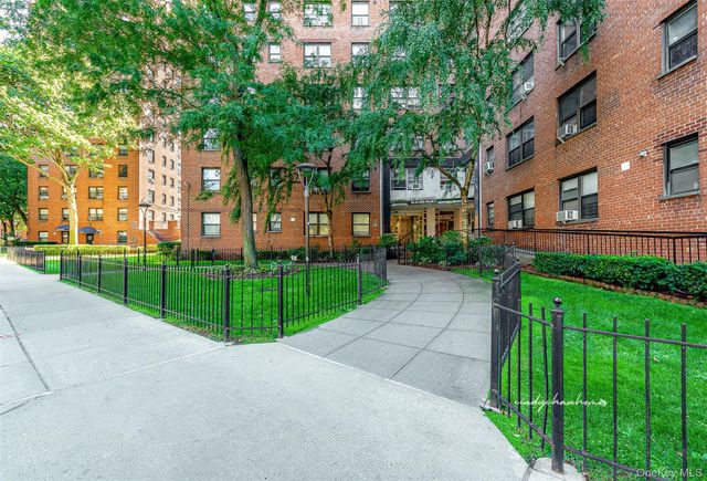 99-32 66th Road 5Z, Rego Park, NY 11374