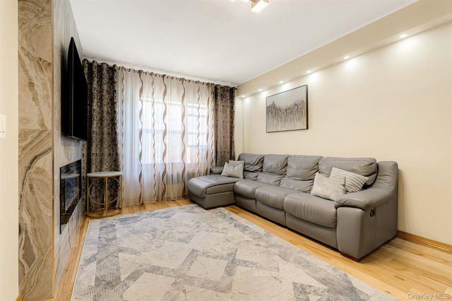 99-32 66th Road 5Z, Rego Park, NY 11374