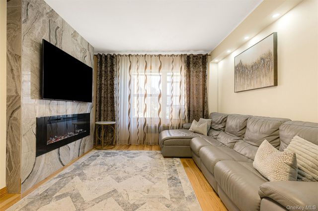 99-32 66th Road 5Z, Rego Park, NY 11374