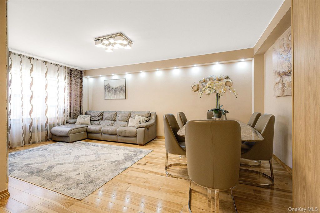 99-32 66th Road 5Z, Rego Park, NY 11374 — photo 3