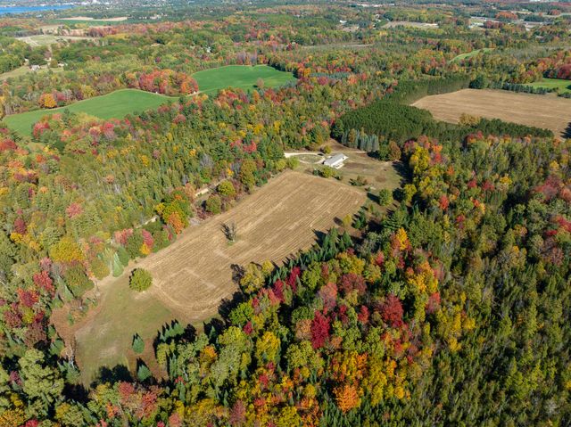72000 E 46th Road, Clam Lake Twp, MI 49601