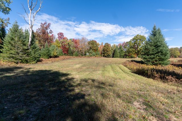 72000 E 46th Road, Clam Lake Twp, MI 49601