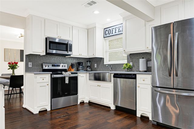 5534 Loch Lomond Drive, Houston, TX 77096