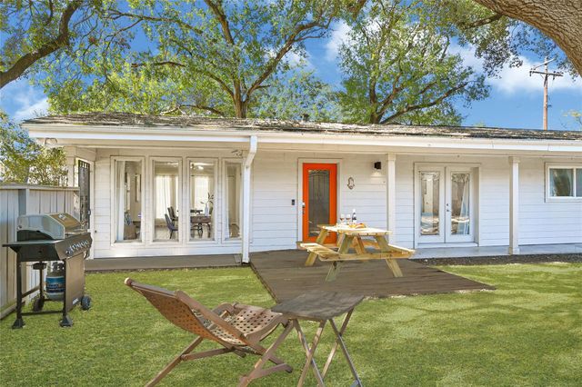 5534 Loch Lomond Drive, Houston, TX 77096