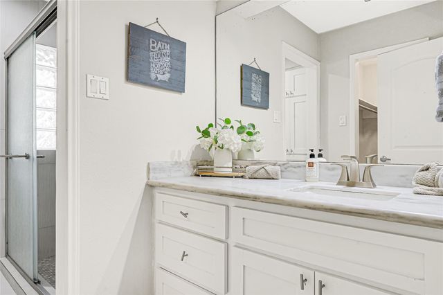 5534 Loch Lomond Drive, Houston, TX 77096