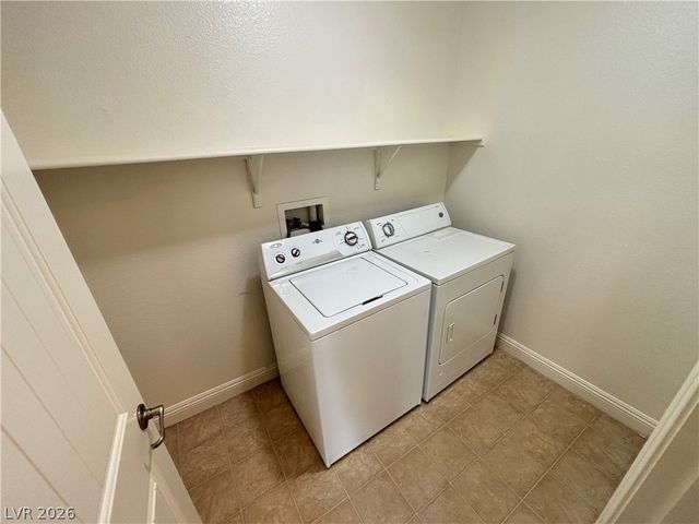 10735 Knickerbocker Avenue, Las Vegas, NV 89166
