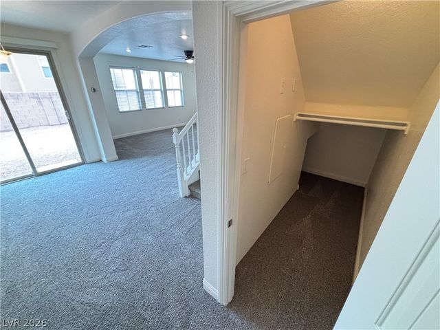 10735 Knickerbocker Avenue, Las Vegas, NV 89166
