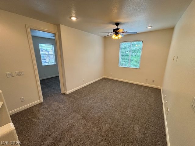 10735 Knickerbocker Avenue, Las Vegas, NV 89166