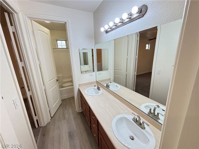 10735 Knickerbocker Avenue, Las Vegas, NV 89166