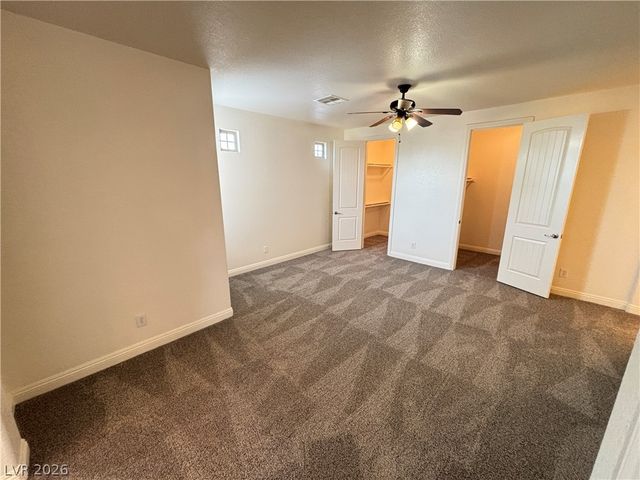 10735 Knickerbocker Avenue, Las Vegas, NV 89166