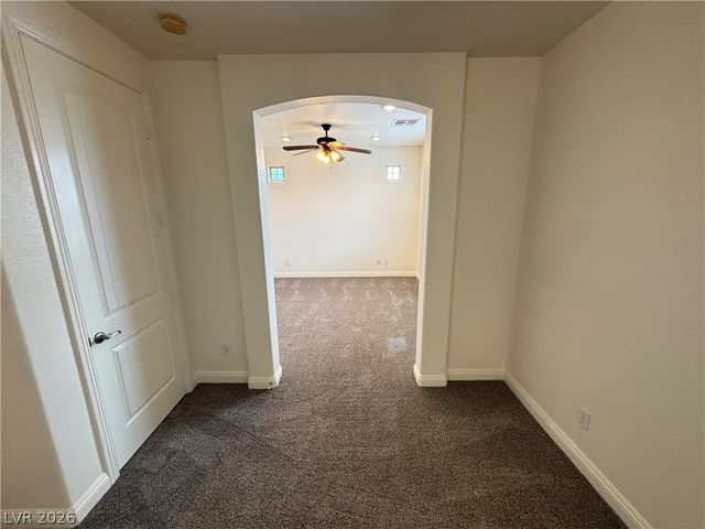 10735 Knickerbocker Avenue, Las Vegas, NV 89166