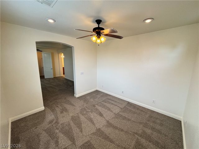 10735 Knickerbocker Avenue, Las Vegas, NV 89166
