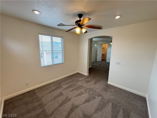 10735 Knickerbocker Avenue, Las Vegas, NV 89166
