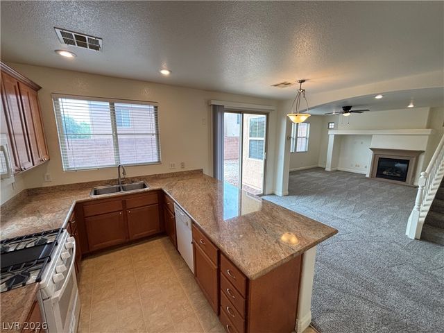 10735 Knickerbocker Avenue, Las Vegas, NV 89166