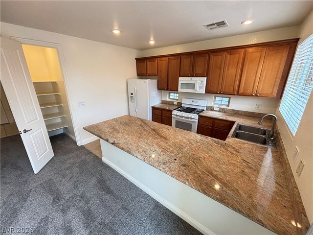 10735 Knickerbocker Avenue, Las Vegas, NV 89166