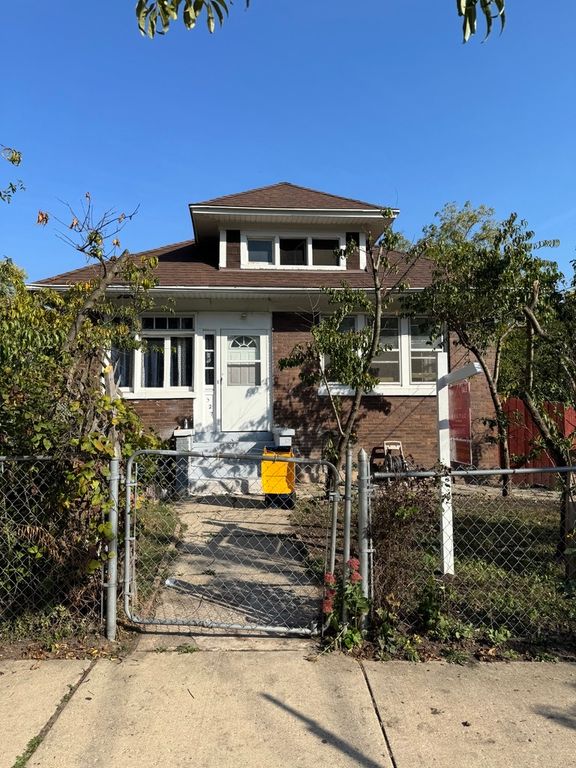 527 Ashland Avenue, Elgin, IL 60123