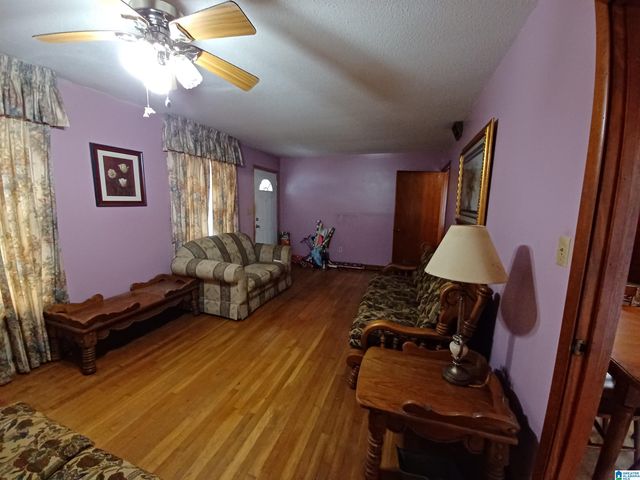 1008 26TH AVENUE N, Hueytown, AL 35023