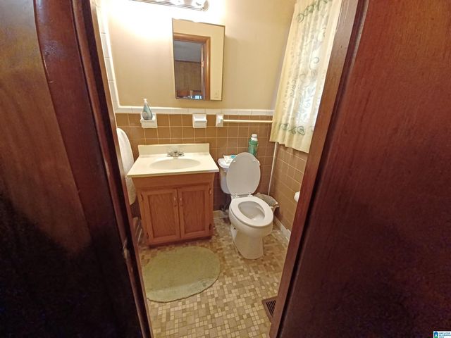 1008 26TH AVENUE N, Hueytown, AL 35023