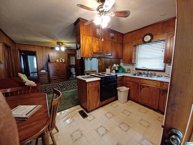 1008 26TH AVENUE N, Hueytown, AL 35023