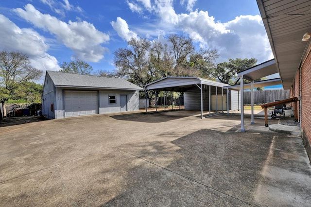 6201 Oakclaire DR, Austin, TX 78735