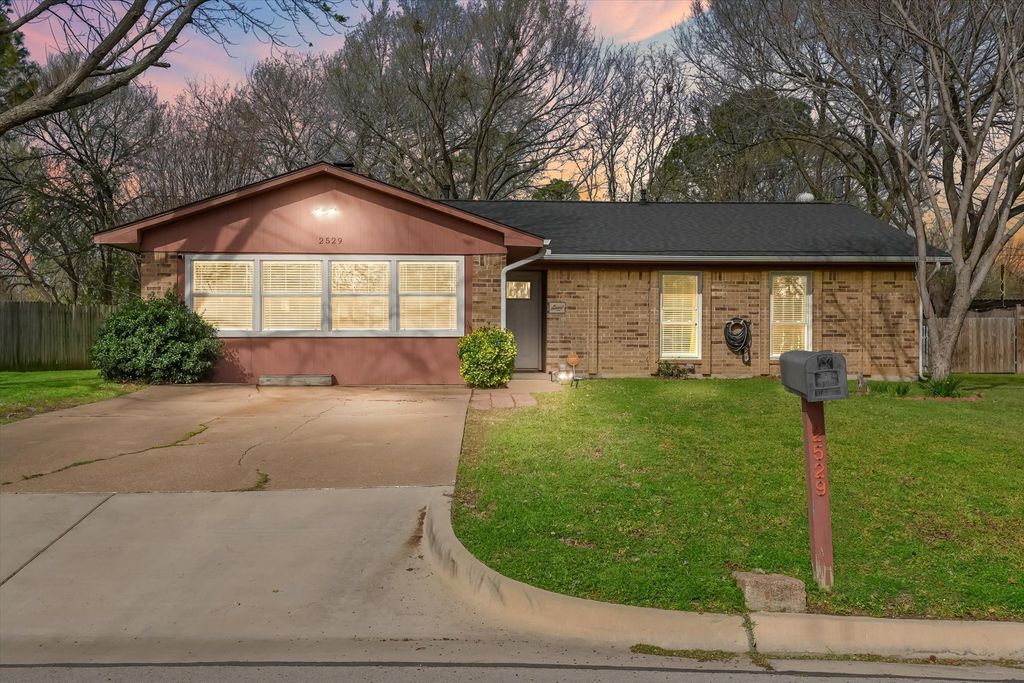 2529 Freedom Lane, Denton, TX 76209