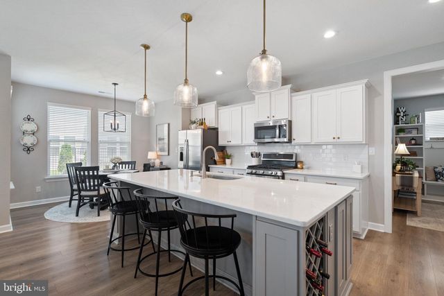 2852 KINGSFIELD DR, Virginia Beach, VA 23456