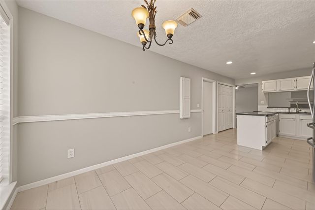 27 Lush Meadow Place, The Woodlands, TX 77381