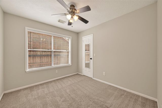 27 Lush Meadow Place, The Woodlands, TX 77381