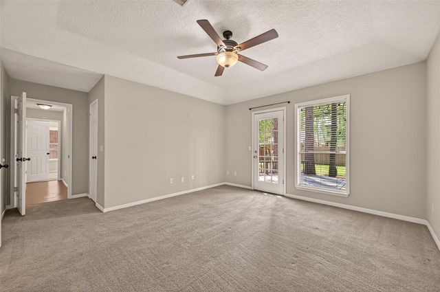 27 Lush Meadow Place, The Woodlands, TX 77381