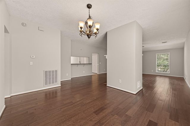 27 Lush Meadow Place, The Woodlands, TX 77381